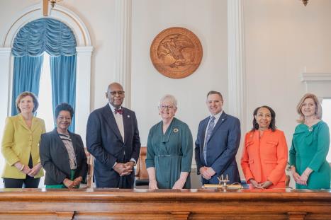 Supreme Court tours the Fifth District Appellate Court