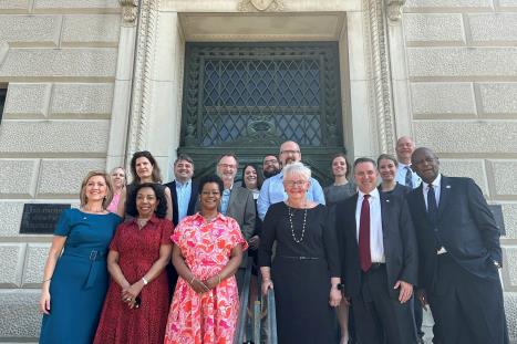 Illinois Supreme Court visits State Archives